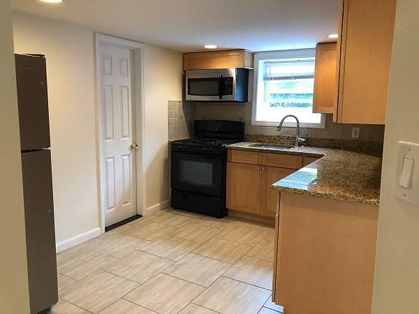2nd image of 39 Kipp Ave #1