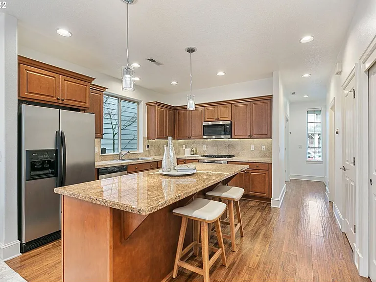 17335 SW Montague Way — Photo 2