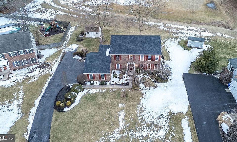 1st image of 1363 Lexington Dr