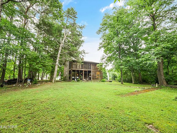 4th image of 1704 Haley Glenn Ln