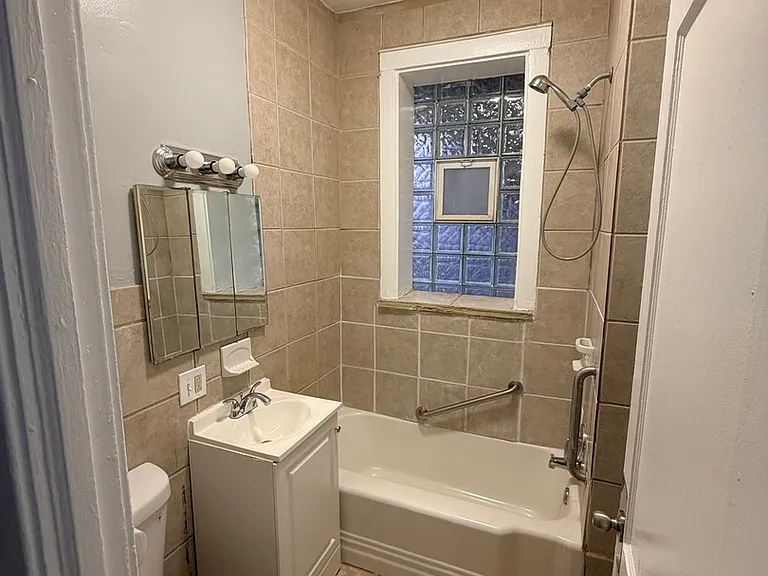 7700 S Green St #1 — Photo 10