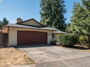 39670 McCormick Dr, Sandy, OR 97055