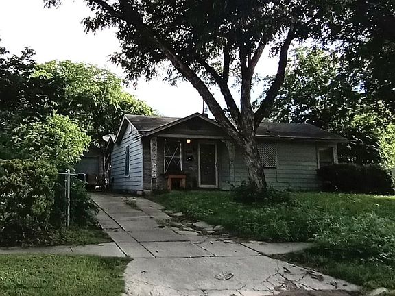 2nd image of 211 Kipling Ave