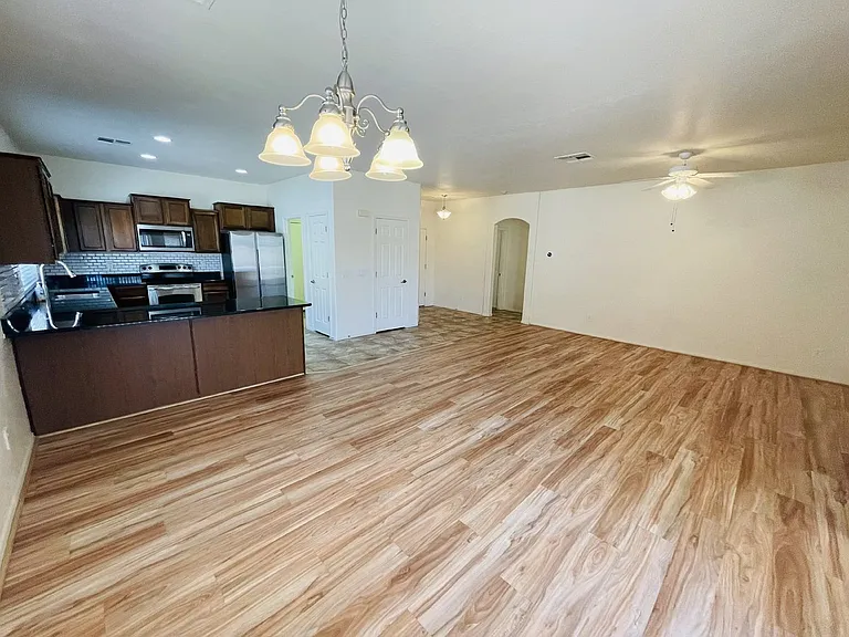 37078 W Mondragone Ln — Photo 9