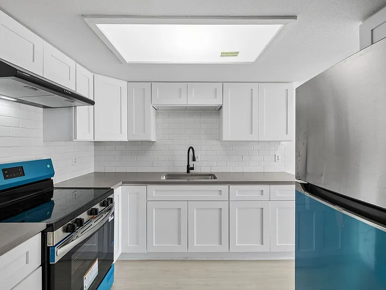 301 E Croslin St #103 — Photo 5