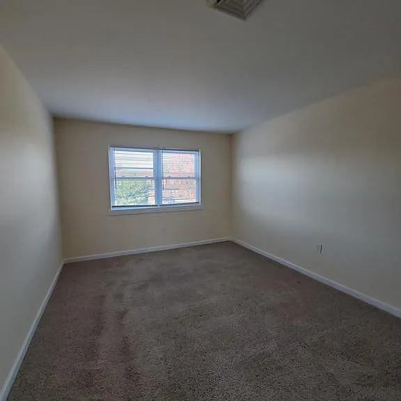 1124 Kaye Ct — Photo 15