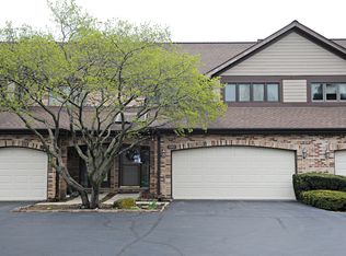 1848 Golf View Dr, Bartlett, IL 60103