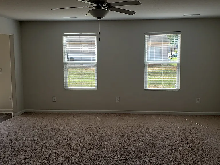 5 Hazelburn Ct — Photo 5