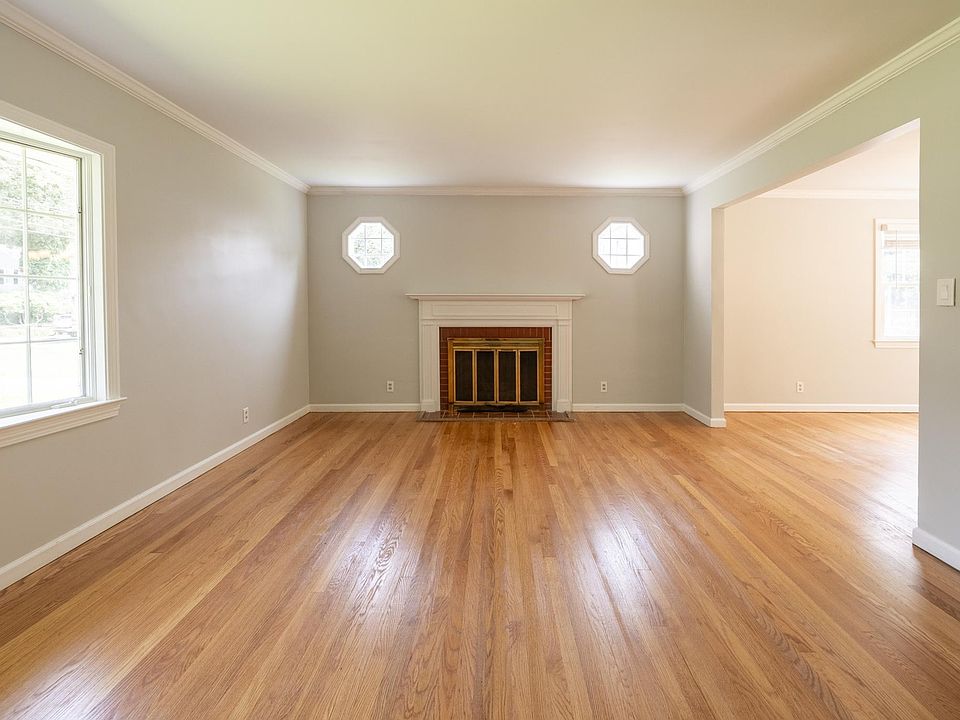 150 Lakewood Cir S, Manchester, CT 06040 Zillow