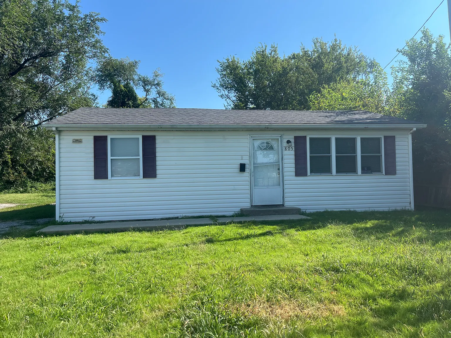 3 bed, 1156 sqft, $875 — Photo 1