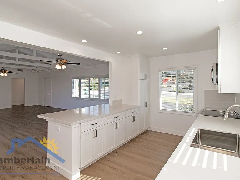 4033 Skyline Rd — Photo 7
