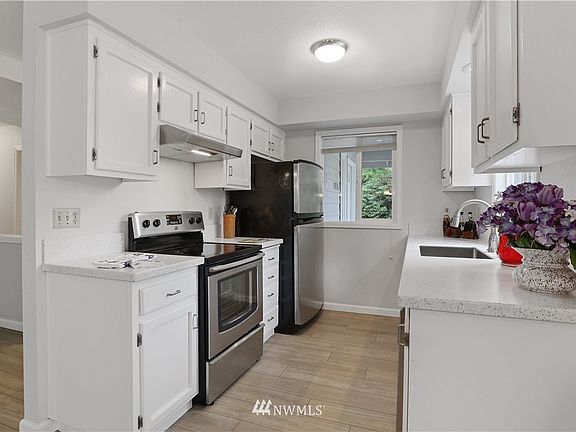 5th image of 19115 76th Ave W