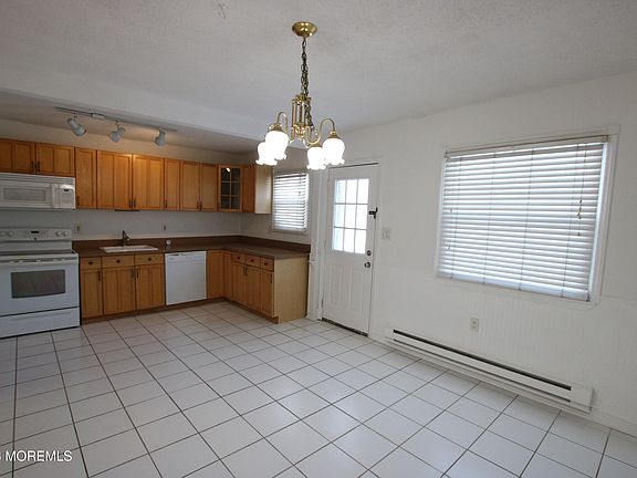 4th image of 111 C White Street