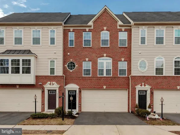 22941 Chinkapin Oak Ter, Sterling, VA 20166