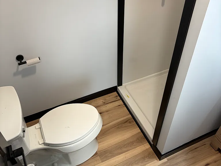205 N F St — Photo 11