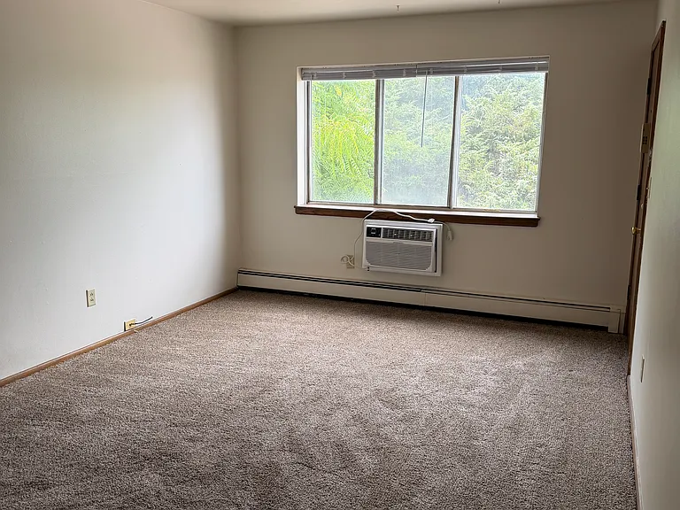 9204 W Lincoln Ave #4 — Photo 2