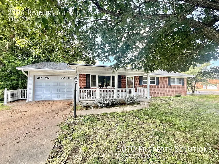 2204 Bainbridge Rd — Photo 1