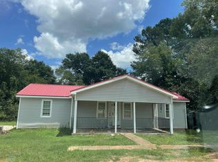 110 W Meadow Way Dr, Lagrange, GA 30241