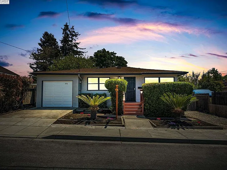 3876 Almond Ave — Photo 1