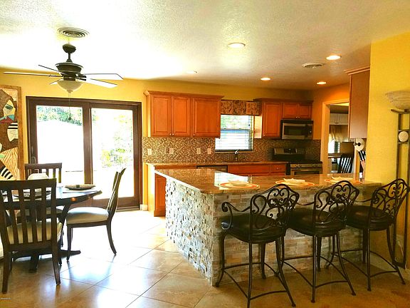 5th image of 890 Montego Bay Dr S