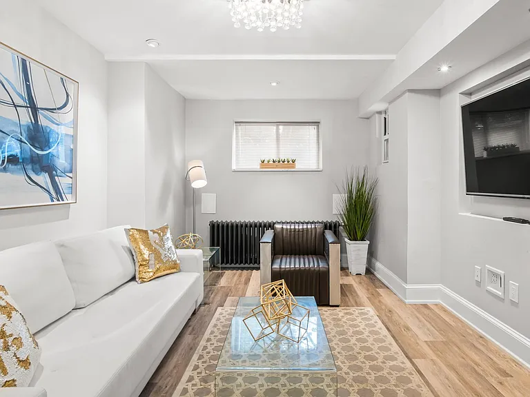 506 Seward Sq SE #1 — Photo 6