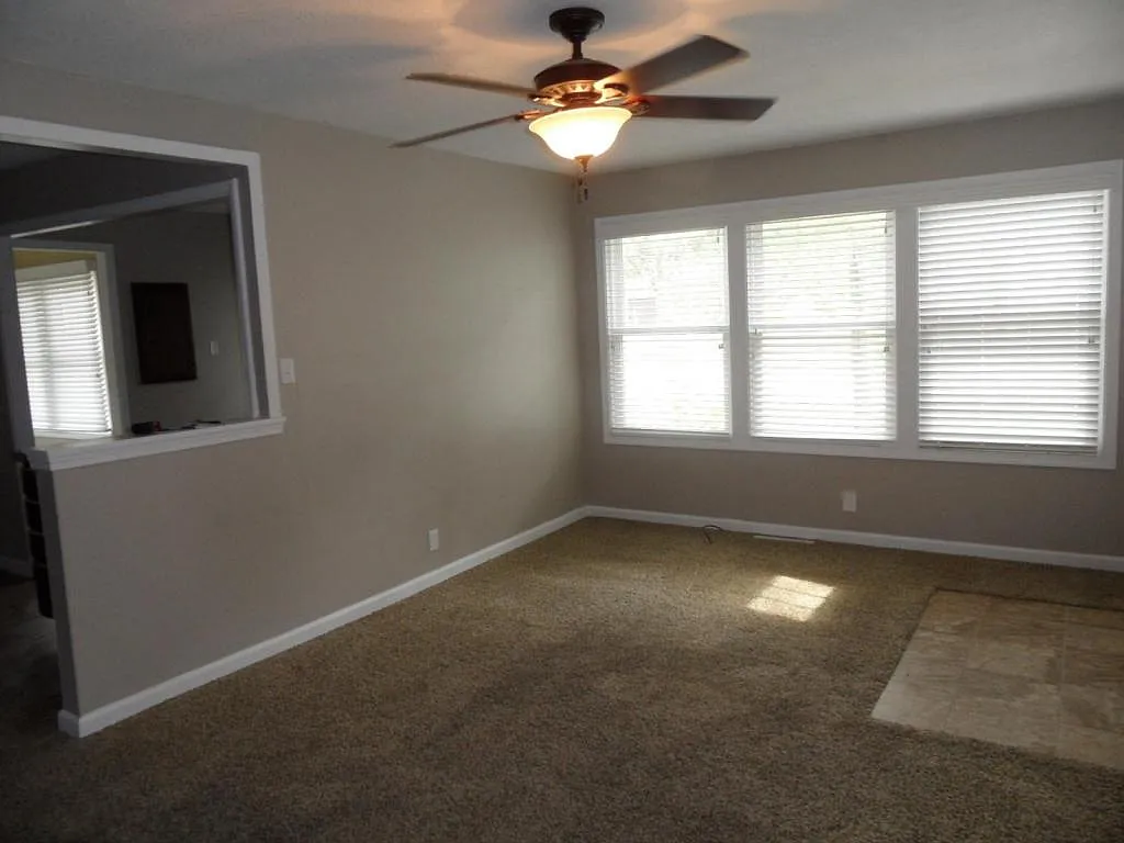 4815 SW 18 Terr — Photo 4