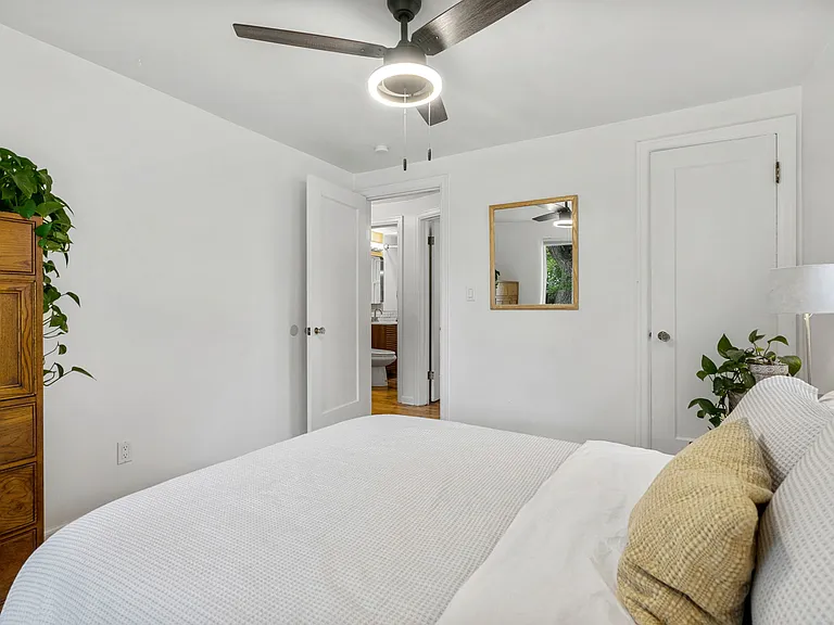 817 Mathews St — Photo 13