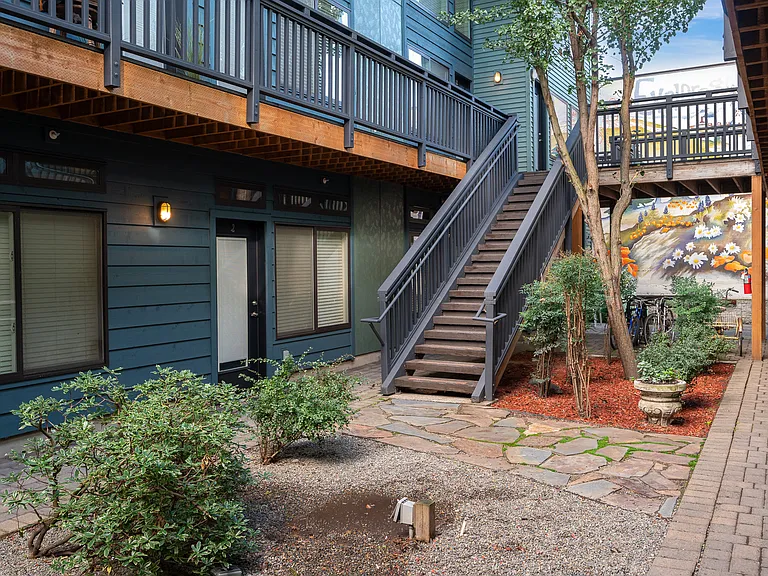 455 NE 24th Ave — Photo 17