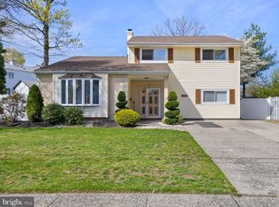 381 Regina Ave, Hamilton, NJ 08619