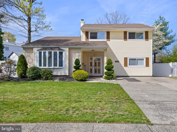 381 Regina Ave, Hamilton, NJ 08619