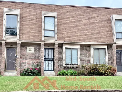 1869 E Poplar Woods Cir Photo 1