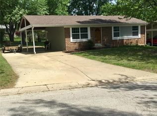 2824 Penbrooke Ln, Saint Charles, MO 63301