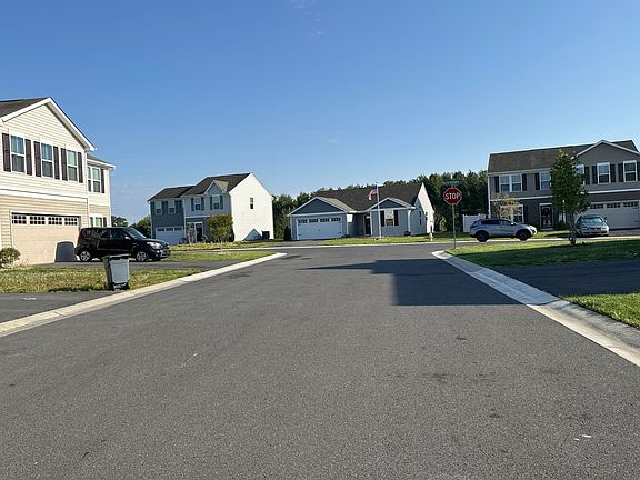 4th image of 38364 Elizabeth Ln