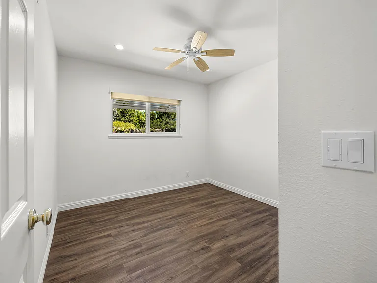 5892 Oak Meadow Dr — Photo 37