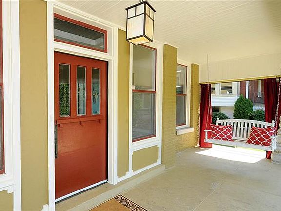 2nd image of 3105 Vanderbilt Pl