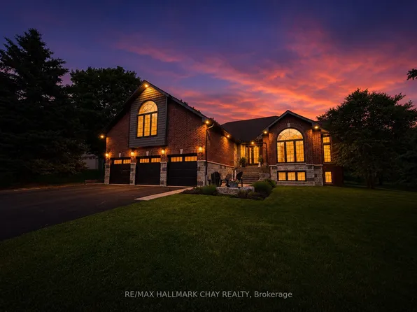 32 Forest Hill Dr, Springwater, ON L9X 0J4