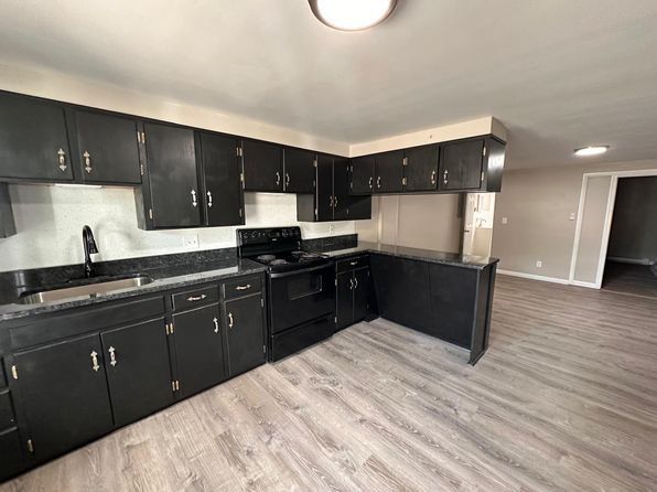 122 Main St #12