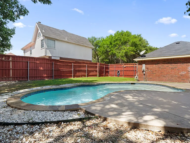 141 Morningside Dr — Photo 35