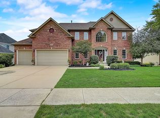 706 Evergreen Ln, Sugar Grove, IL 60554