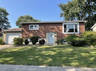 5648 Dover Rd, Oak Forest, IL 60452