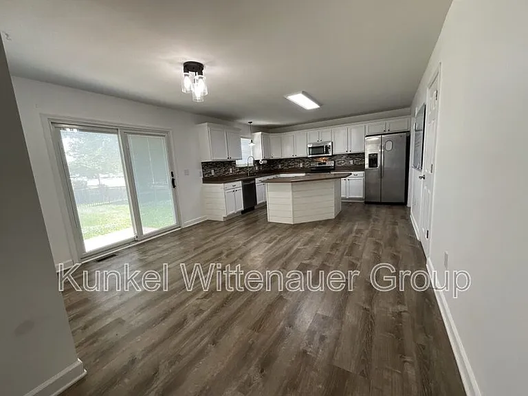 2621 Greystone Estates Pkwy — Photo 9