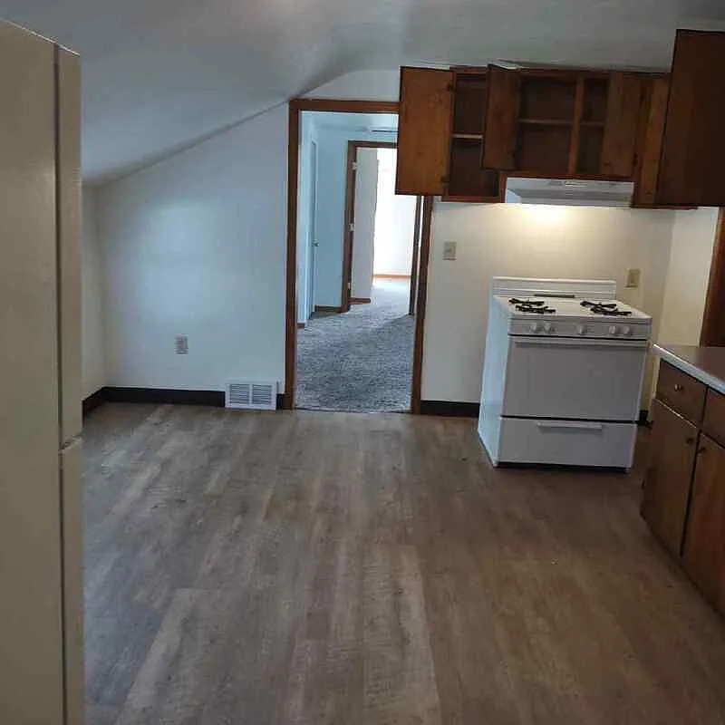 2 bed, 1.0 bath, $899 — Photo 3