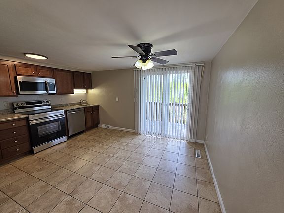 3rd image of 1040 Largo Way #1040