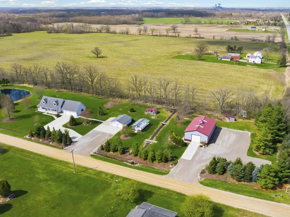4453 Lone Oak Dr, Capac, MI 48014