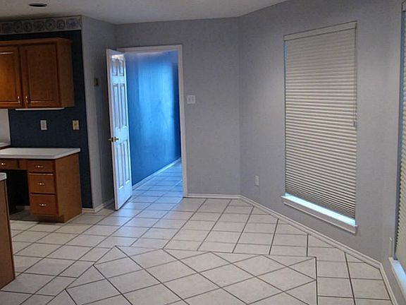 4th image of 9902 Sage Lee Dr