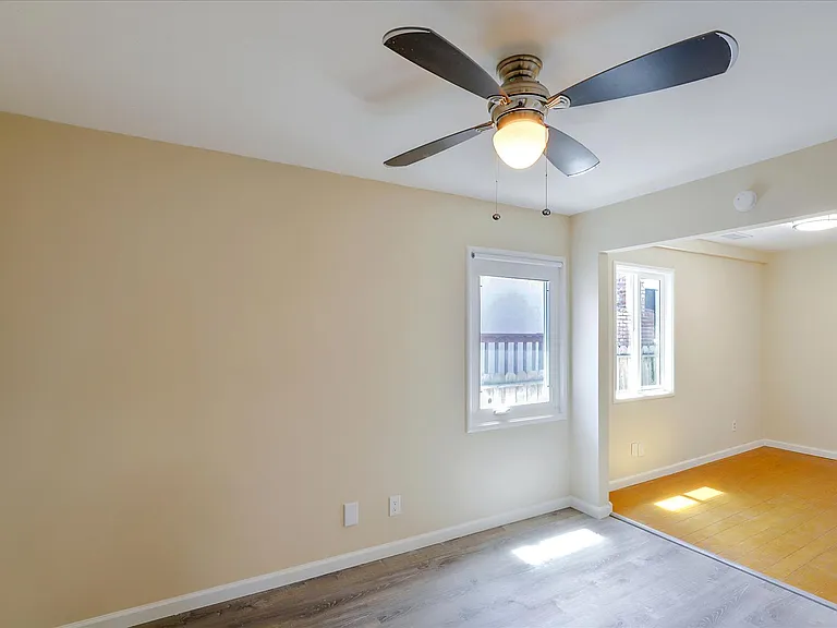 556 Anita Ln — Photo 13