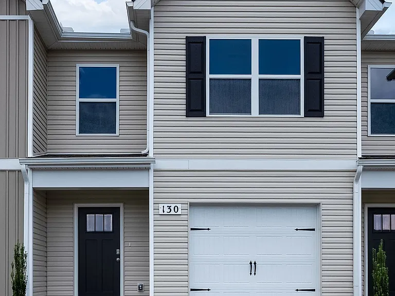 130 Mattie Ct — Photo 2