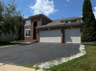 412 Merry Oaks Rd, Streamwood, IL 60107