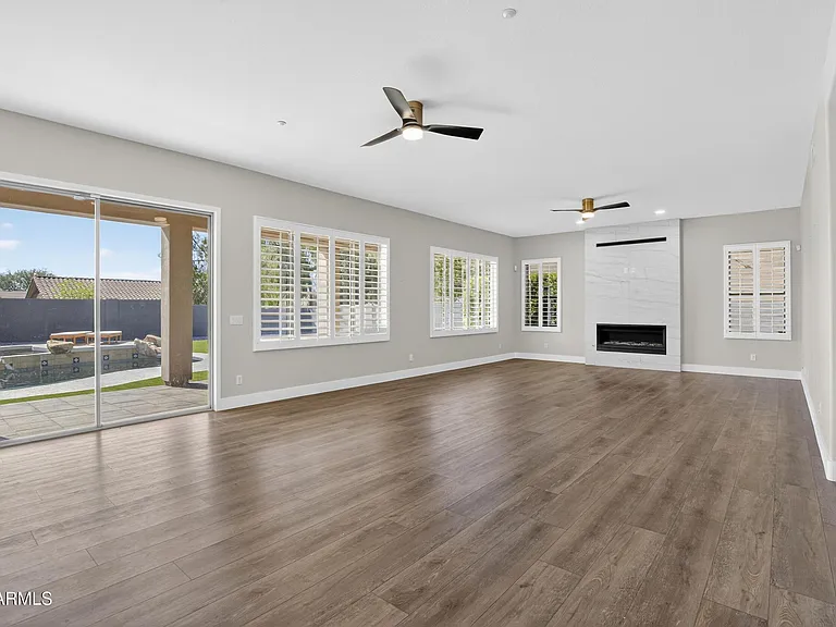 10587 E Sheena Dr — Photo 38