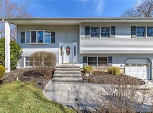 177 Oak Creek Rd, East Windsor, NJ 08520